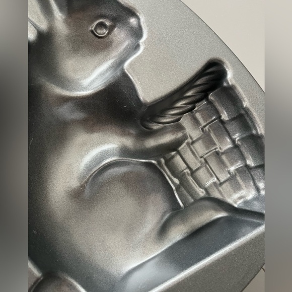 10Cup/2.4Liters Nordic Ware USA Easter Bunny 3D Basket Cake Pan Rabbit Baking - Picture 5 of 8